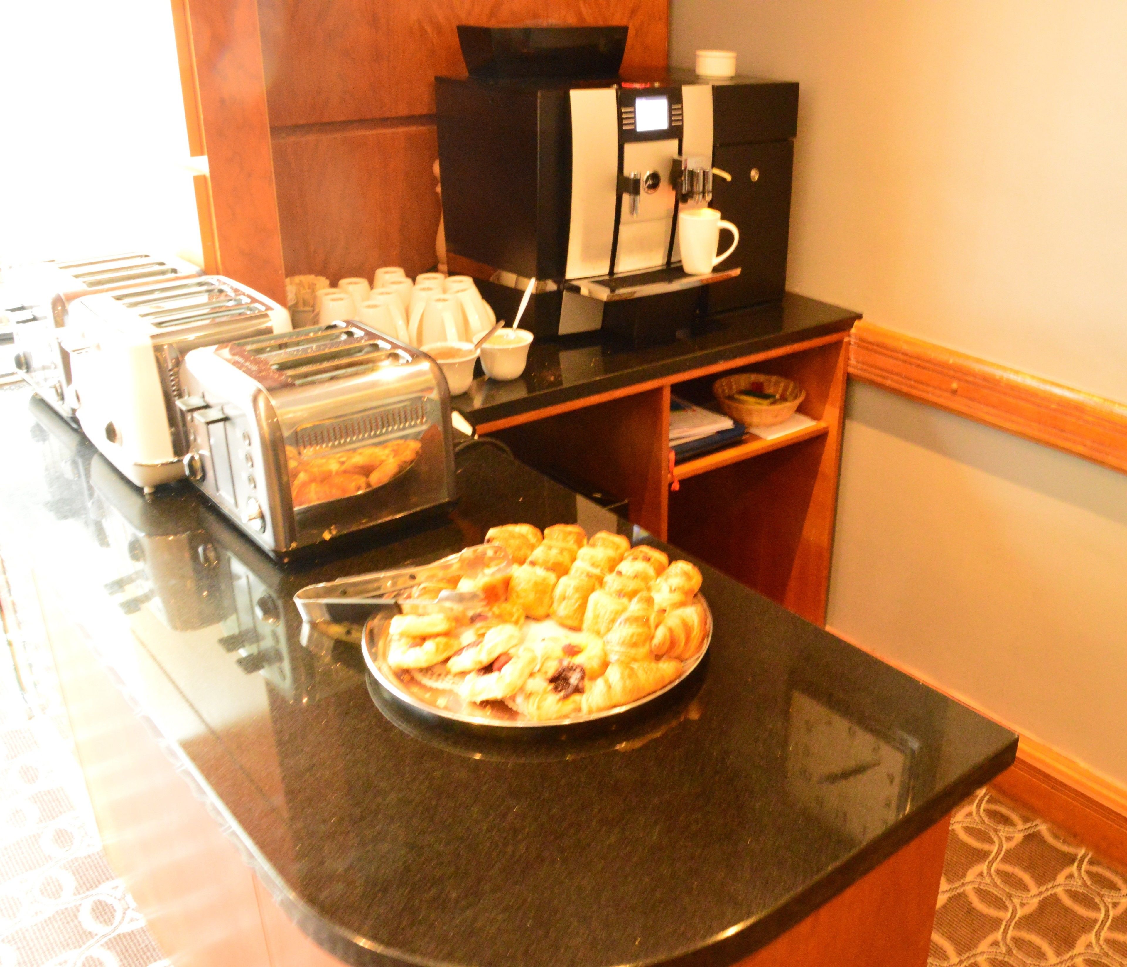 daily english breakfast (gbp 18 per person)