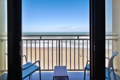Holiday Inn Express Hotel & Suites VA Beach Oceanfront by IHG