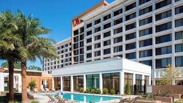Outdoor pool, open 8:00 AM to 10:00 PM, free cabanas, sun loungers