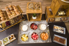 Desayuno buffet todos los días (con cargo) 