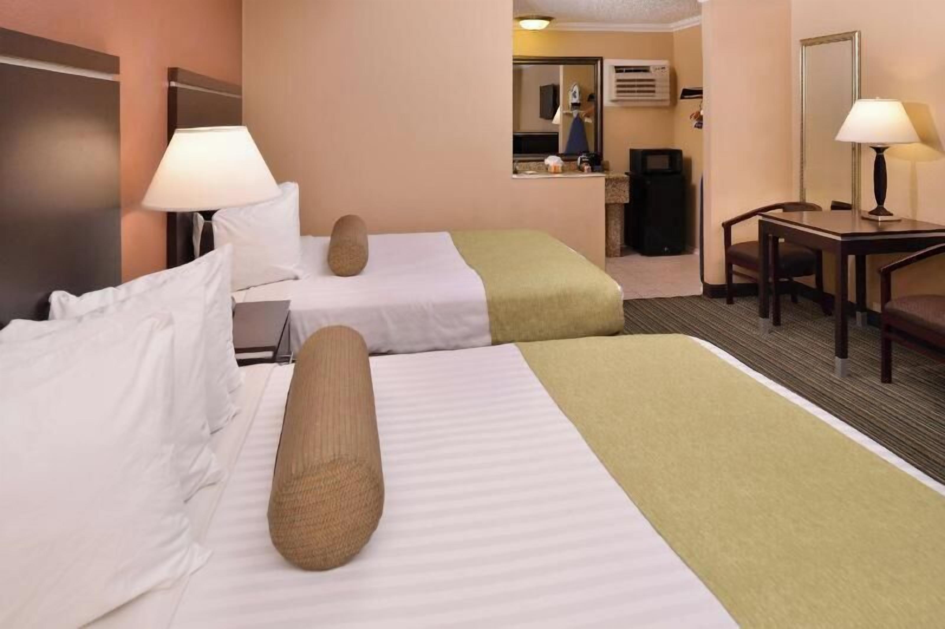 In-room safe, desk, laptop workspace, iron/ironing board