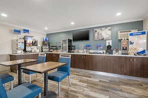 Free daily continental breakfast