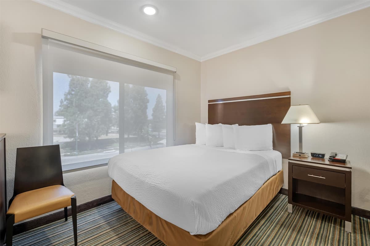Standard Room, Multiple Beds, Non Smoking, Refrigerator & Microwave