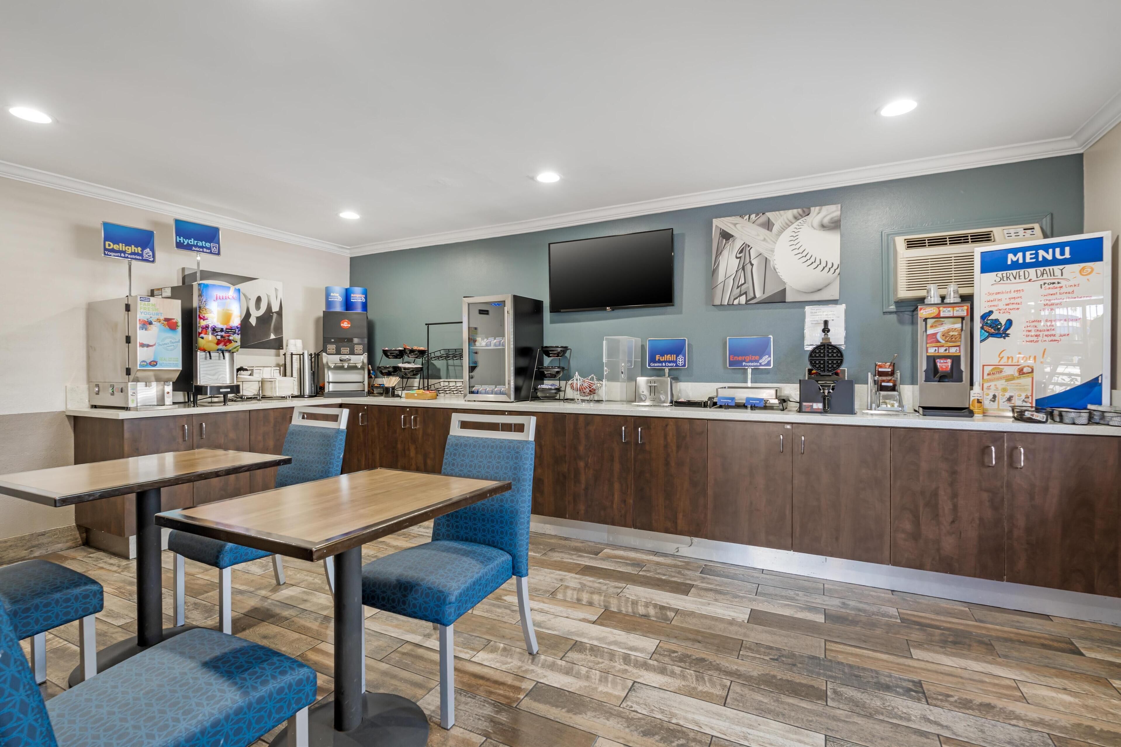 Free daily continental breakfast