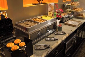 Petit déjeuner complet compris tous les jours