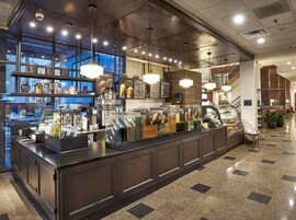 Breakfast, lunch, dinner served; southern cuisine 