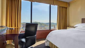 Premium bedding, in-room safe, desk, blackout drapes
