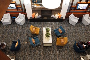 Lobby sitting area - Hilton Knoxville (Knoxville)