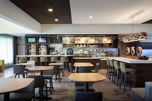 Breakfast meal - Courtyard by Marriott Tampa Westshore/Airport (Tampa)