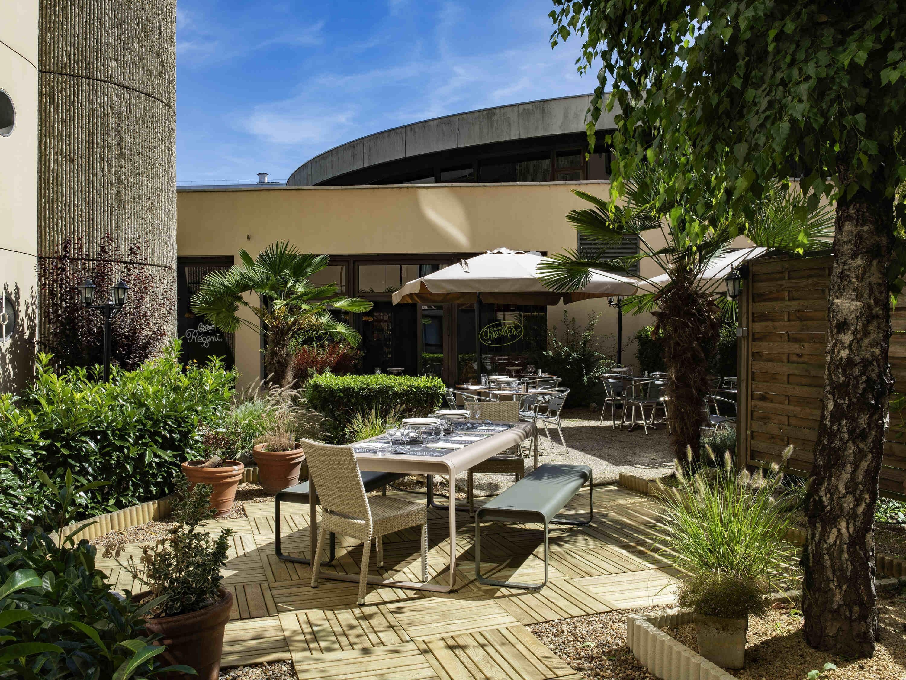 Serveert lunch en diner, Franse gerechten