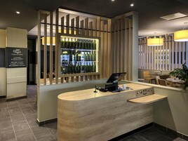 Lunch and dinner served, French cuisine