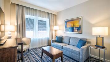 低刺激性寝具、羽毛の掛け布団、セーフティボックス (室内)、デスク