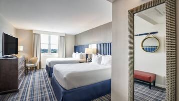 Hypo-allergenic bedding, down duvets, in-room safe, desk