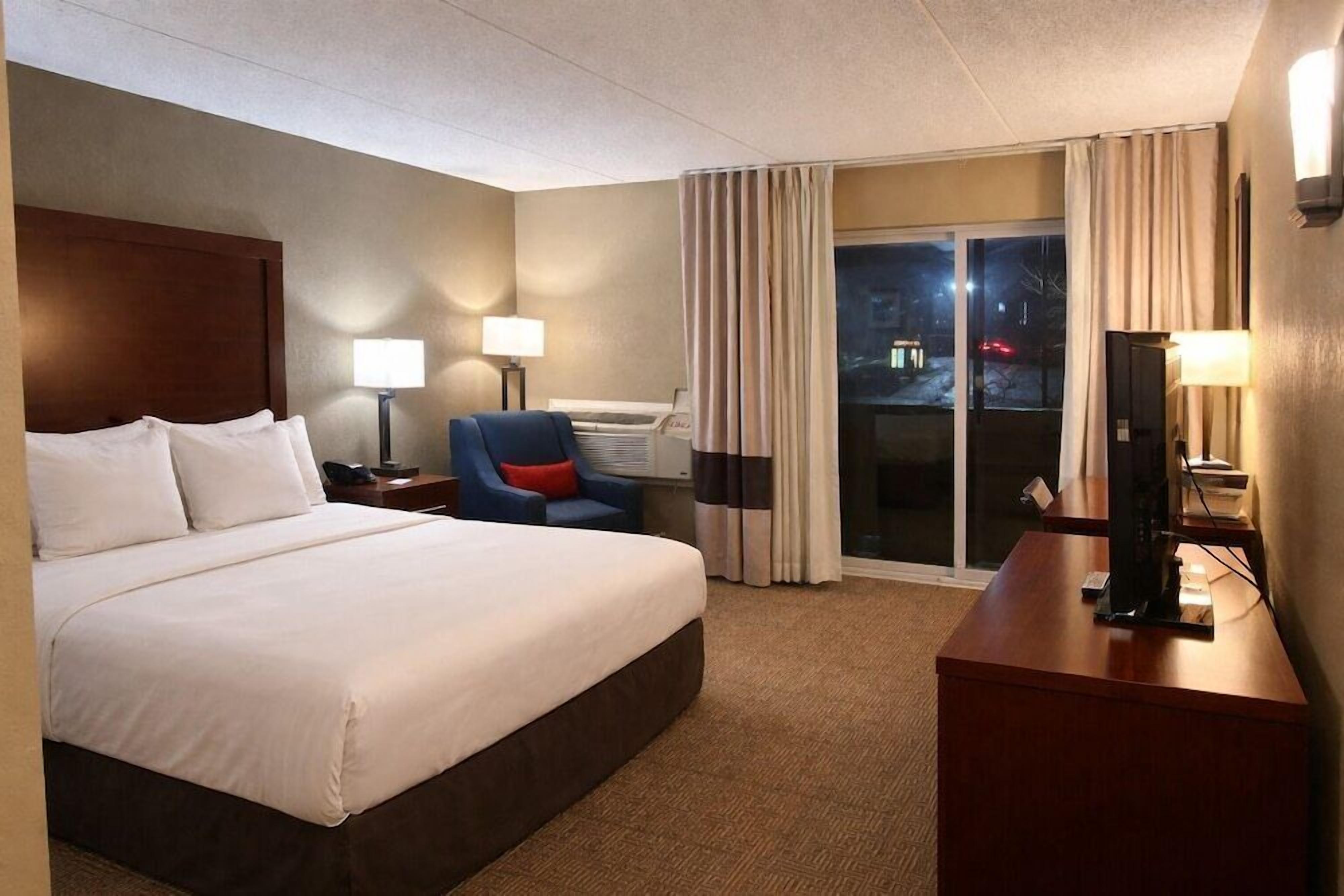 In-room safe, desk, laptop workspace, blackout drapes