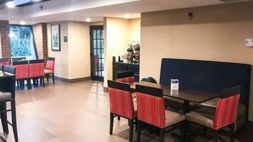 含每日外帶早餐