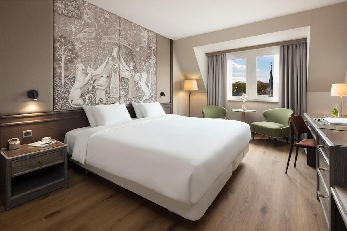 In-room safe, soundproofing, free cots/infant beds, bed sheets