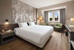 In-room safe, soundproofing, free cribs/infant beds, bed sheets