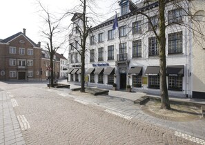 Front of property - NH Brugge Hotel (Bruges)