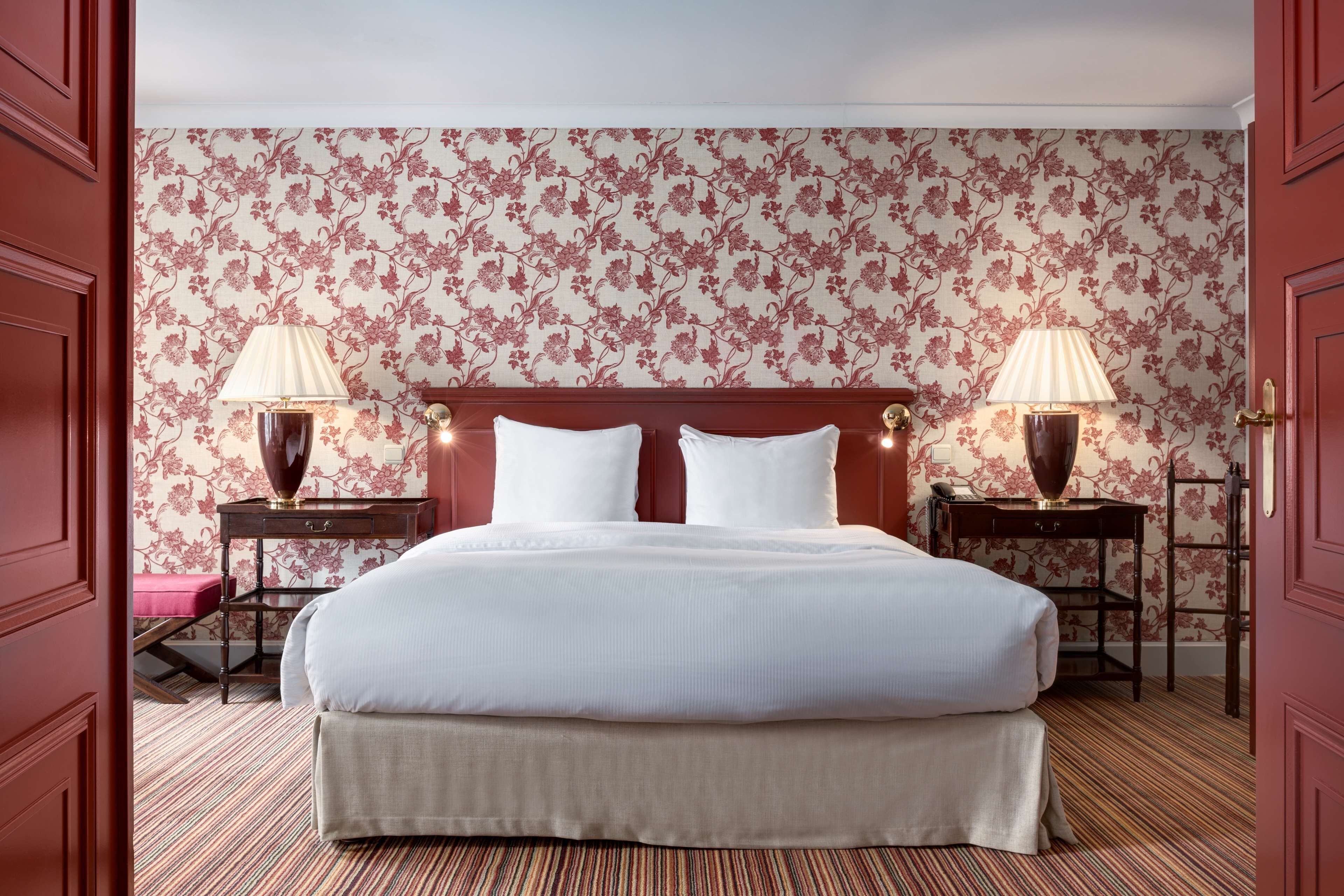 in-room safe, soundproofing, free cots/infant beds, bed sheets