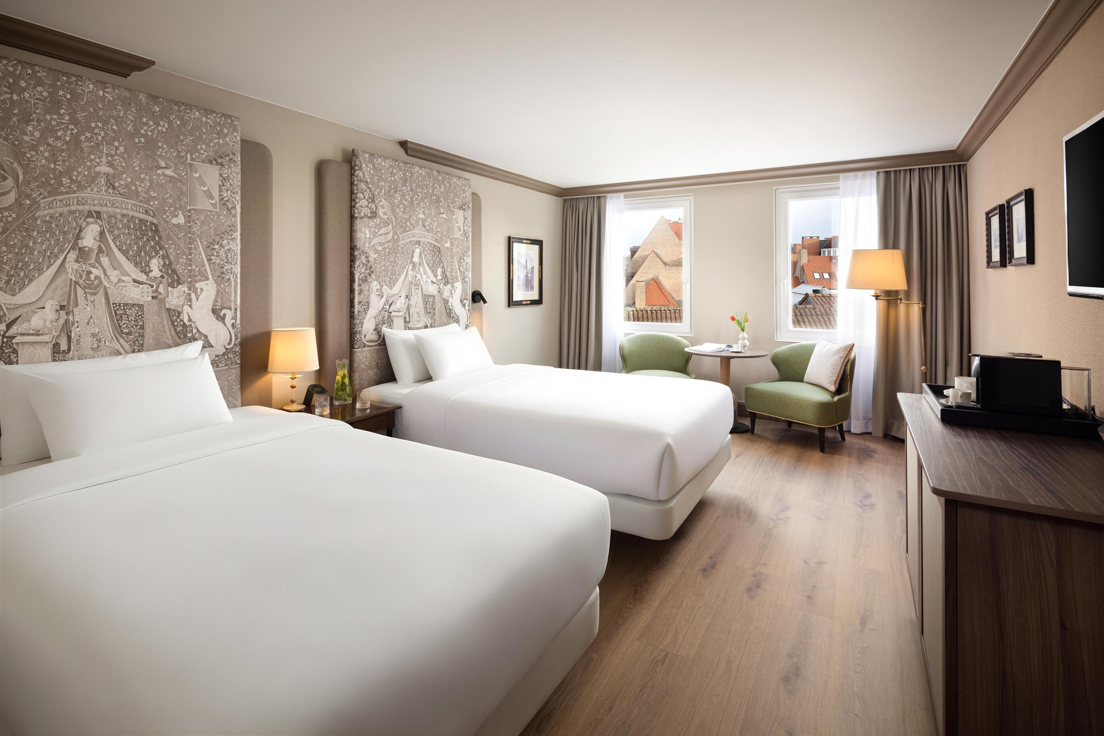 Minibar, in-room safe, soundproofing, bed sheets
