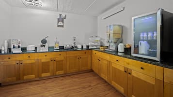 Free daily continental breakfast