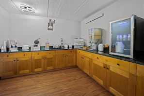 Free daily continental breakfast