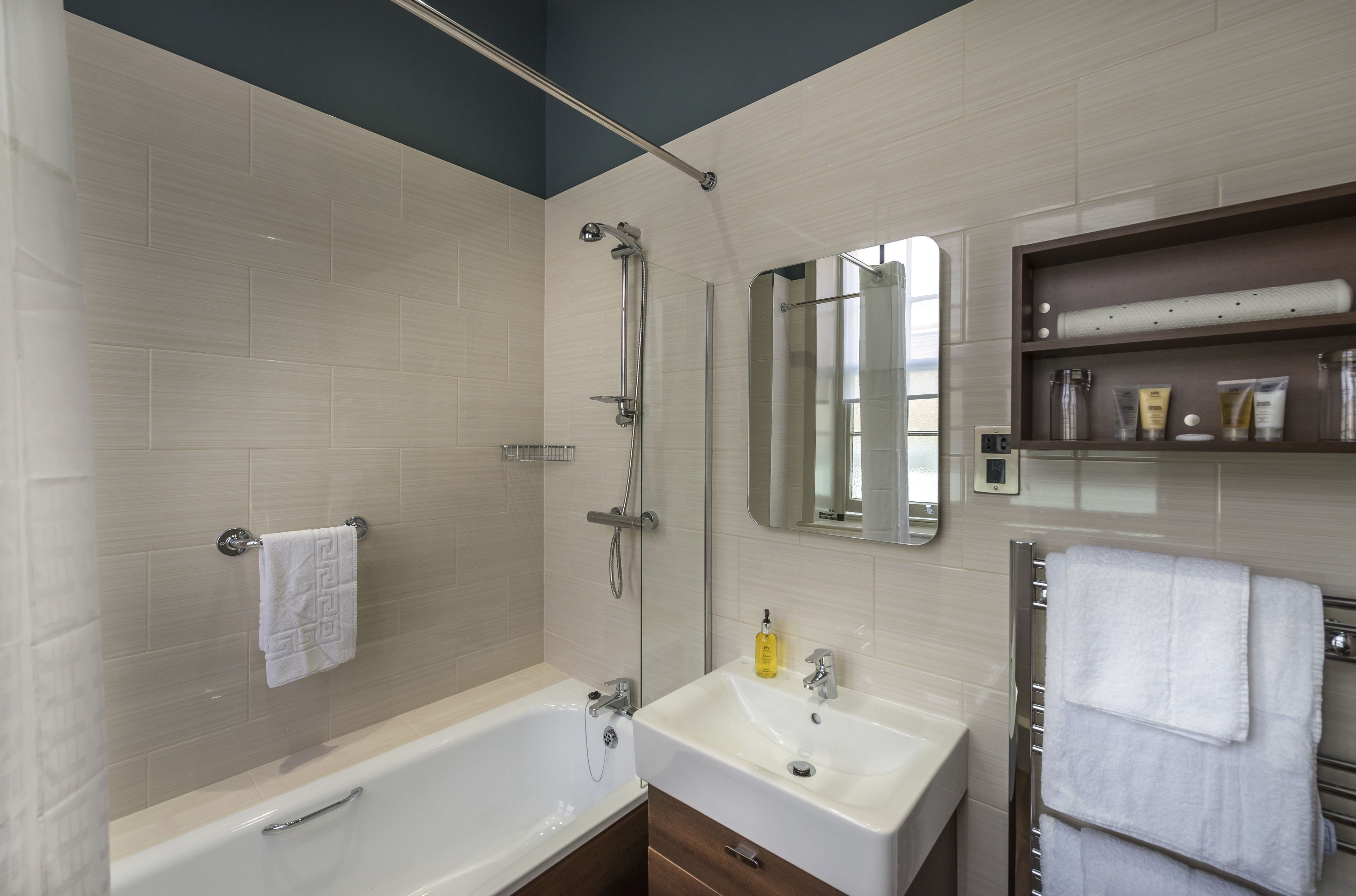 classic single room | bathroom | free toiletries, hair dryer, bathrobes, slippers