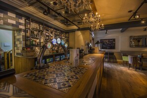 Bar (on property) - The Kings Head Hotel, Richmond, North Yorkshire (Richmond)