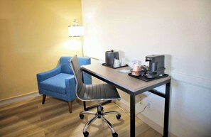 Premium bedding, desk, iron/ironing board, free WiFi