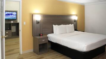 Suite, 1 Tempat Tidur King, Bebas Asap Rokok | Seprai premium, meja kerja, setrika/meja setrika, dan Wi-Fi gratis