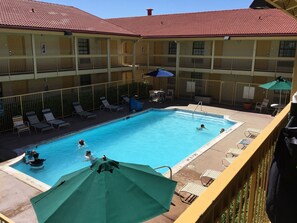 Piscina externa sazonal