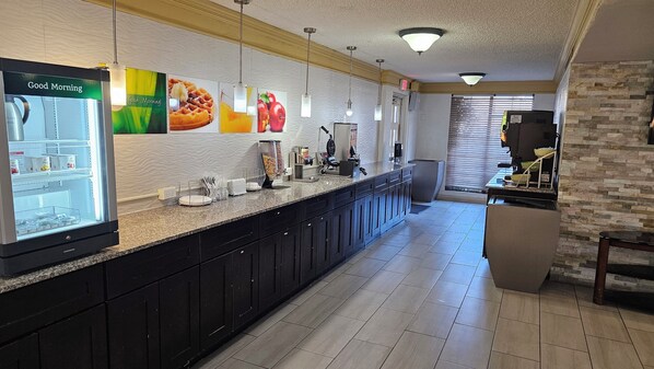 Free daily continental breakfast