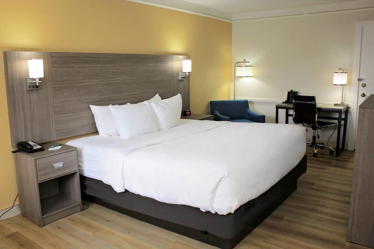 Ropa de cama de alta calidad y escritorio