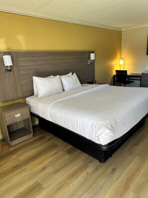 Standard Room, 1 King Bed, Non Smoking | Premium bedding, desk, iron/ironing board, free WiFi