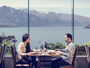 2 restaurants servant le petit déjeuner