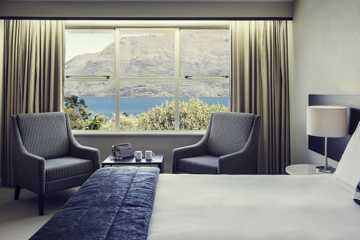 Room, 1 King Bed, Lake View