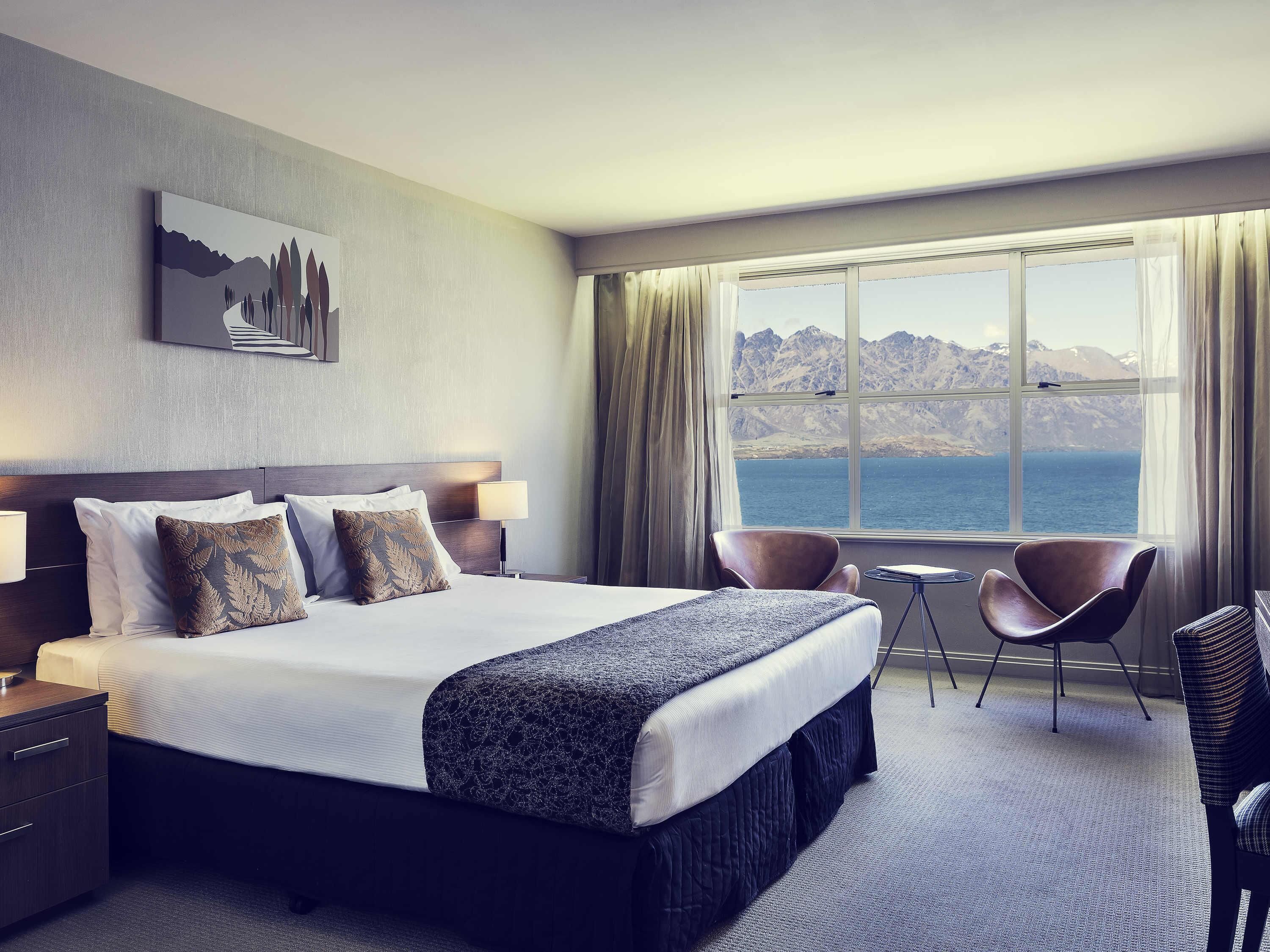 Superior-Zimmer, 1 King-Bett, Seeblick | Zimmersafe, individuell eingerichtet, Schreibtisch