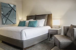Premium bedding, Tempur-Pedic beds, blackout curtains, soundproofing - Hotel Indigo Harrisburg - Hershey by IHG (Harrisburg)