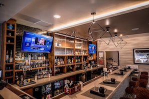 Bar (on property) - Hotel Indigo Harrisburg - Hershey by IHG (Harrisburg)