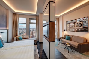 Hypo-allergenic bedding, in-room safe, desk, laptop workspace