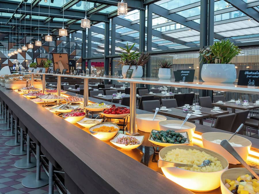 Café da manhã com buffet todos os dias (EUR 19 por pessoa)