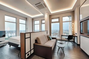 Hypo-allergenic bedding, in-room safe, desk, laptop workspace - Park Inn by Radisson Berlin Alexanderplatz (Berlin)