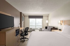 Escritorio, tabla de planchar con plancha, cunas y wifi gratis