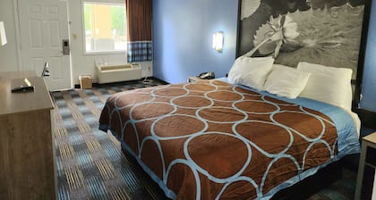 Super 8 by Wyndham Shreveport