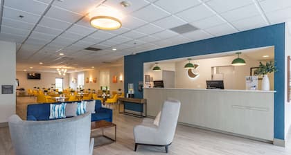Comfort Inn & Suites Buffalo Airport