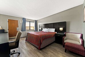 Escritorio, tabla de planchar con plancha y cunas