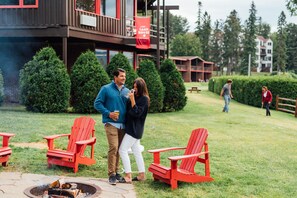 BBQ/picnic Area - Lake House at High Peaks Resort (Lake Placid)