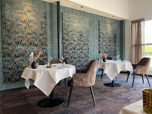 3 restaurants, French cuisine