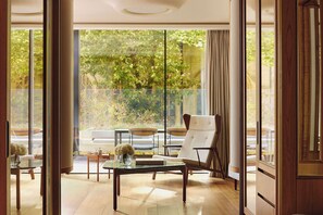 Grand Terrace Suite | 1 bedroom, Egyptian cotton sheets, premium bedding, free minibar items