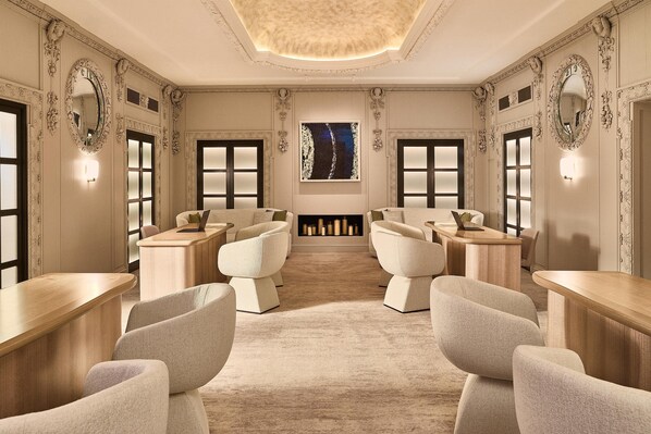 Lobby - The Berkeley, Maybourne  (London)